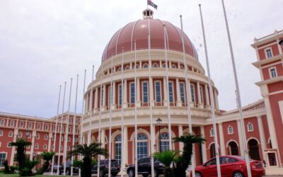 Lei que altera o código comercial